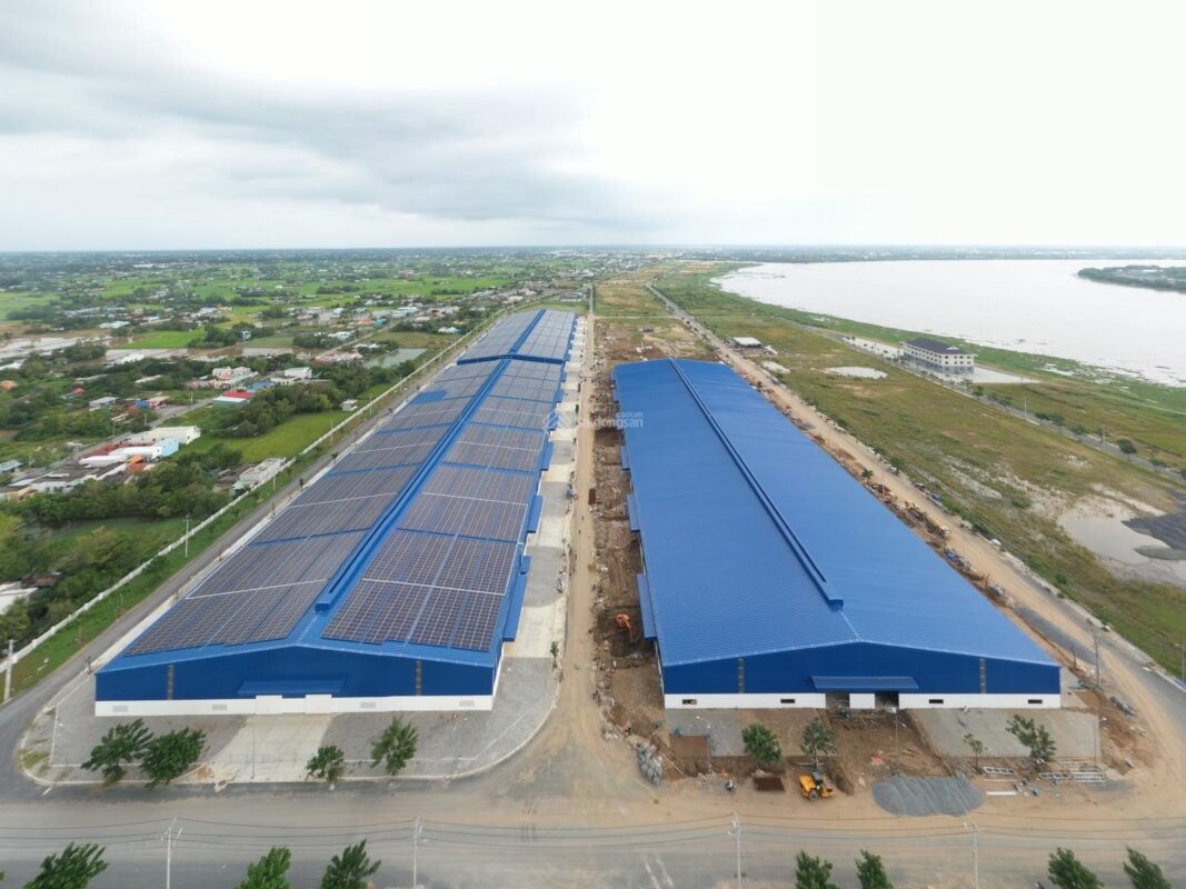 Bán 10000m2- 30 Hecta đất nhà xưởng mt sông Vàm Cỏ trong KCN tại Long An