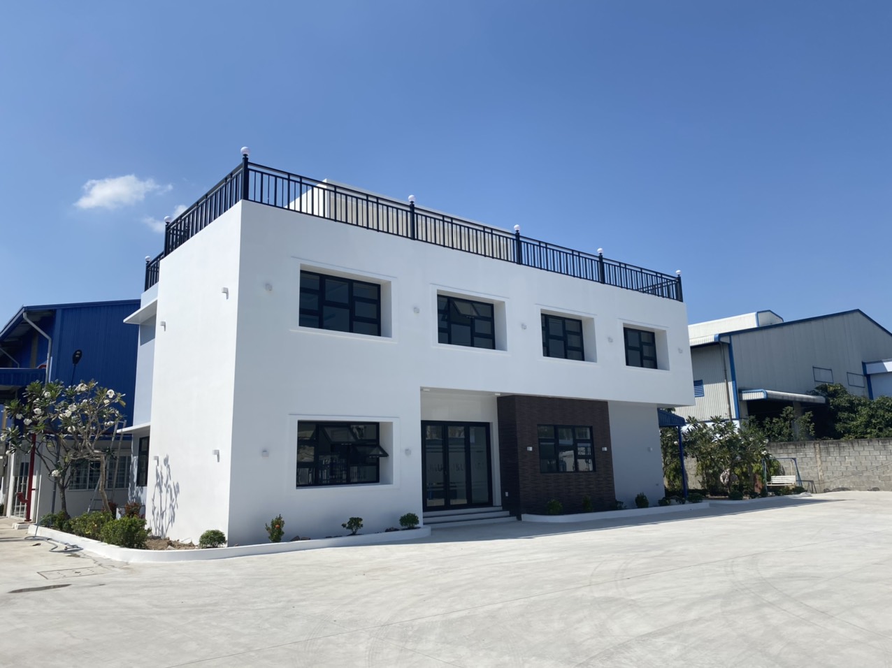 Bán nhà xưởng 5000m2 KCN Tân Đô, Đức Hòa, Long An giá rẻ chỉ 43 tỷ