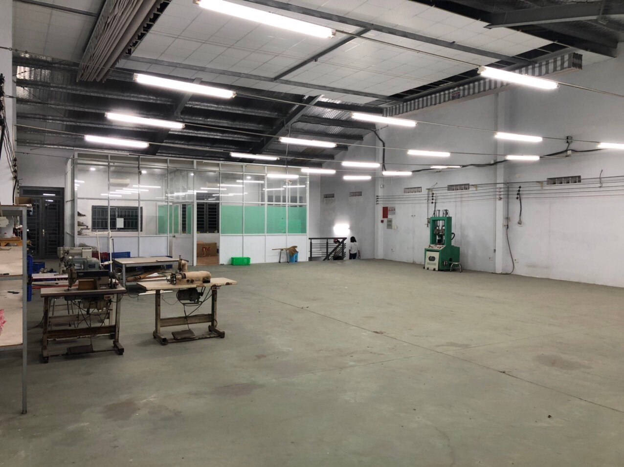 Bán nhà xưởng 857m2 full thổ cư mặt tiền Vườn Lài, Q.12, giá tốt