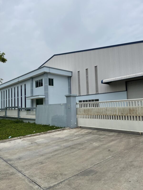 Cần bán gấp Nhà xưởng 2 mt  mới 5000m2 KCN Nhựt chánh, Bến Lức, Long An