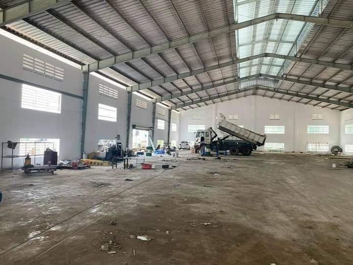 Kho Xưởng cho thuê giá rẻ dt 2500m2 tại kcn Đức Hòa, Long An, giá thuê chỉ 2$/m2.