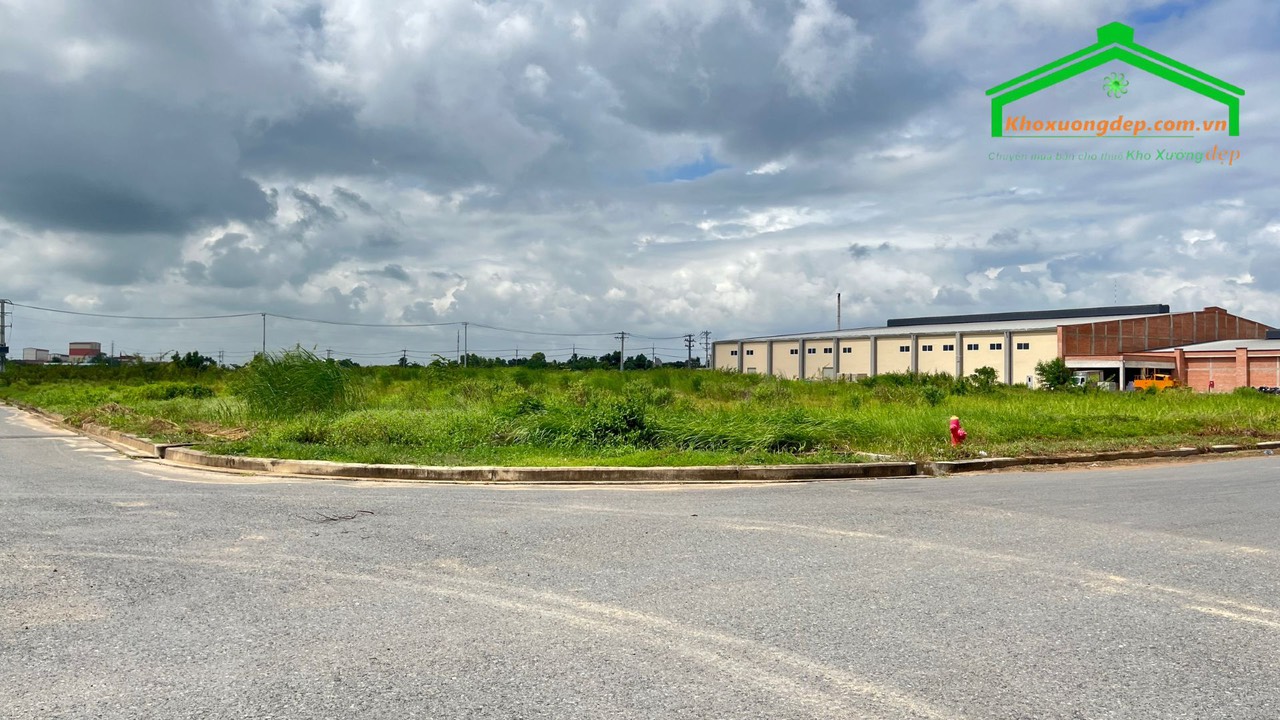 Bán 14.900m2 đất 2 mặt tiền góc cụm kcn Hoàng Gia, Long An