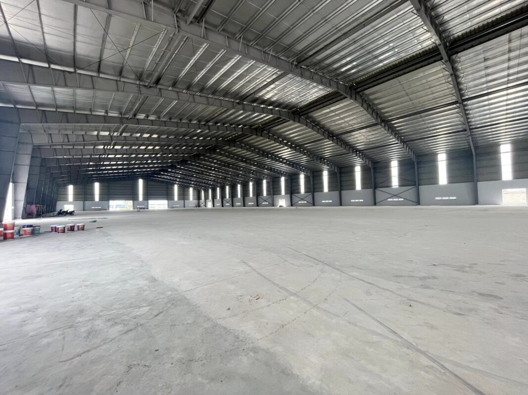 Cho thuê kho xưởng giá rẻ 7000m2 trong kcn Xuyên Á, Long An