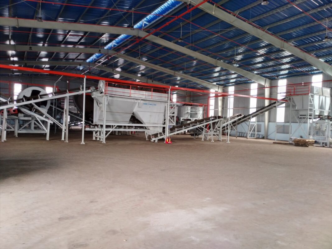 Bán nhà máy sản xuất phân bón 3600m2 tại kcn Đức Hoà 3 Thái Hoà