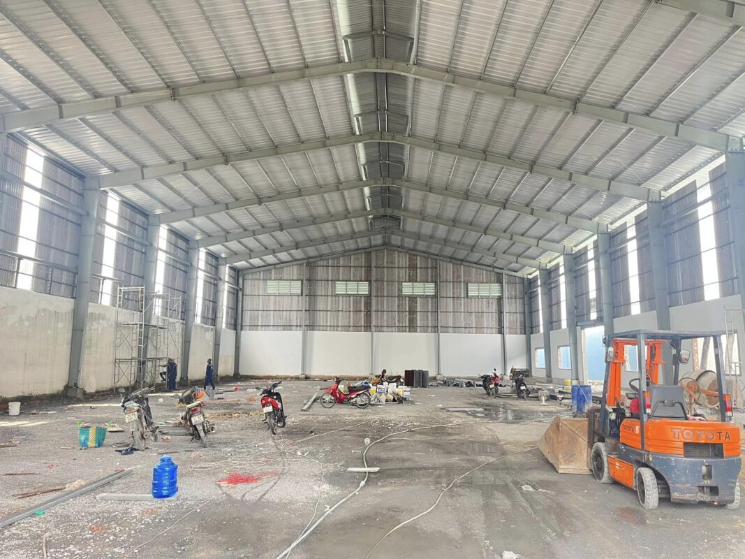 Cho thuê kho xưởng 1.300m2 Tỉnh Lộ 10, Đức Hòa Hạ, Đức Hòa, Long An