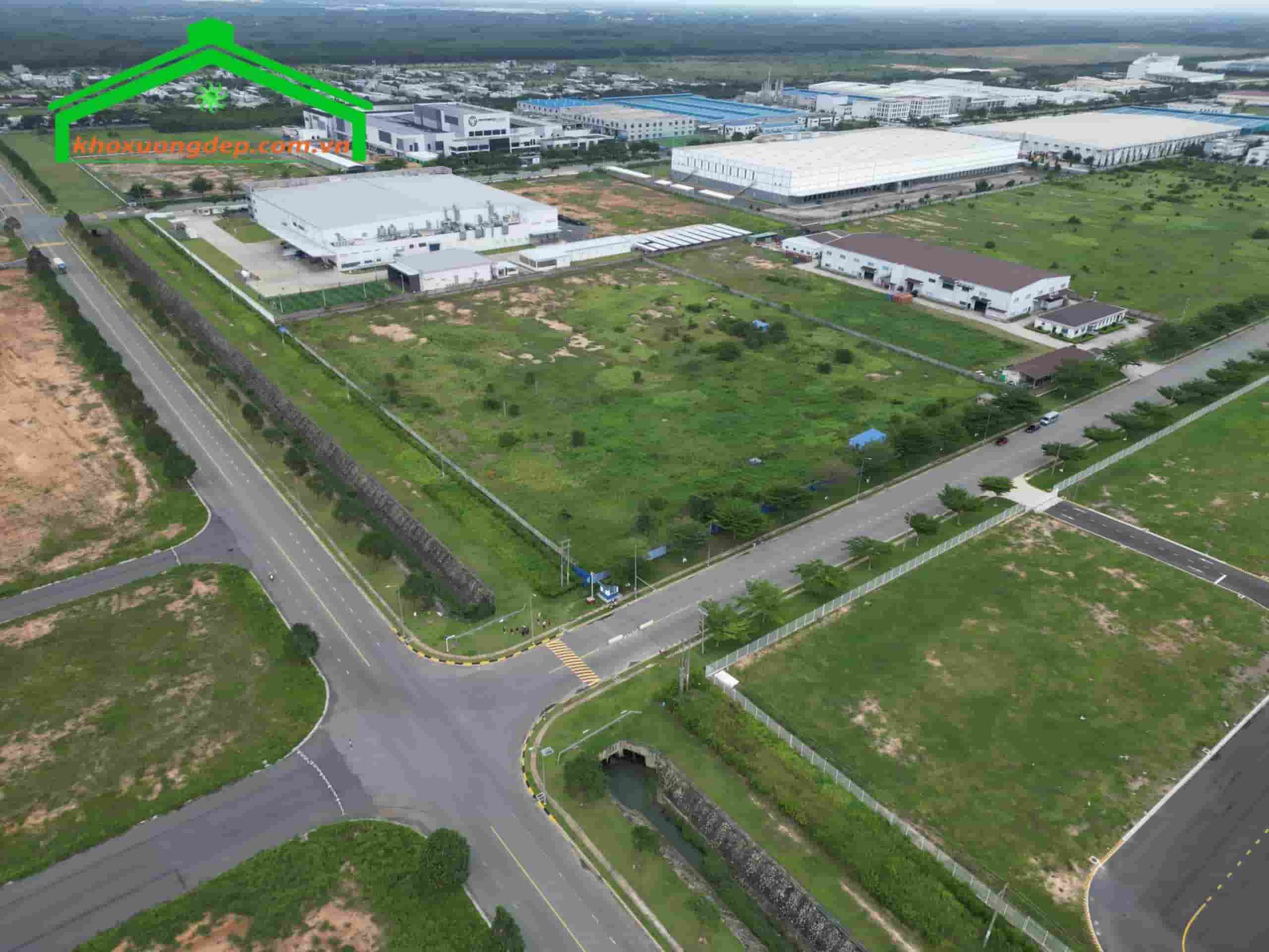 Bán 30,000 m2 đất công nghiệp trong Visip II, Tân Uyên, Bình Dương