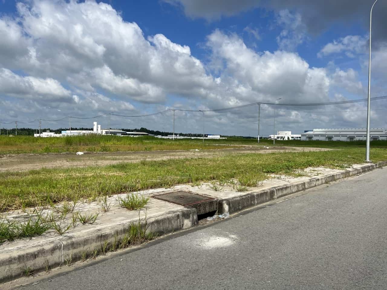 Bán 4000 m2 đất công nghiệp trong KCN Hải Sơn, Huyện Đức Hoà, Tỉnh Long An