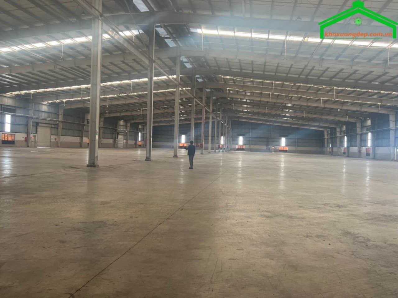 Cho thuê kho xưởng 1300m2 Bạch Đằng, Tân Bình đẹp giá tốt