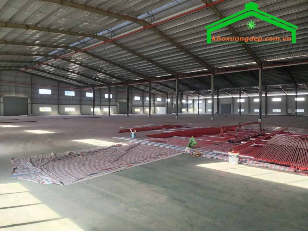 Cho thuê nhà xưởng 12.500m2 trong cụm công nghiệp Phú Chánh, Bình Dương.