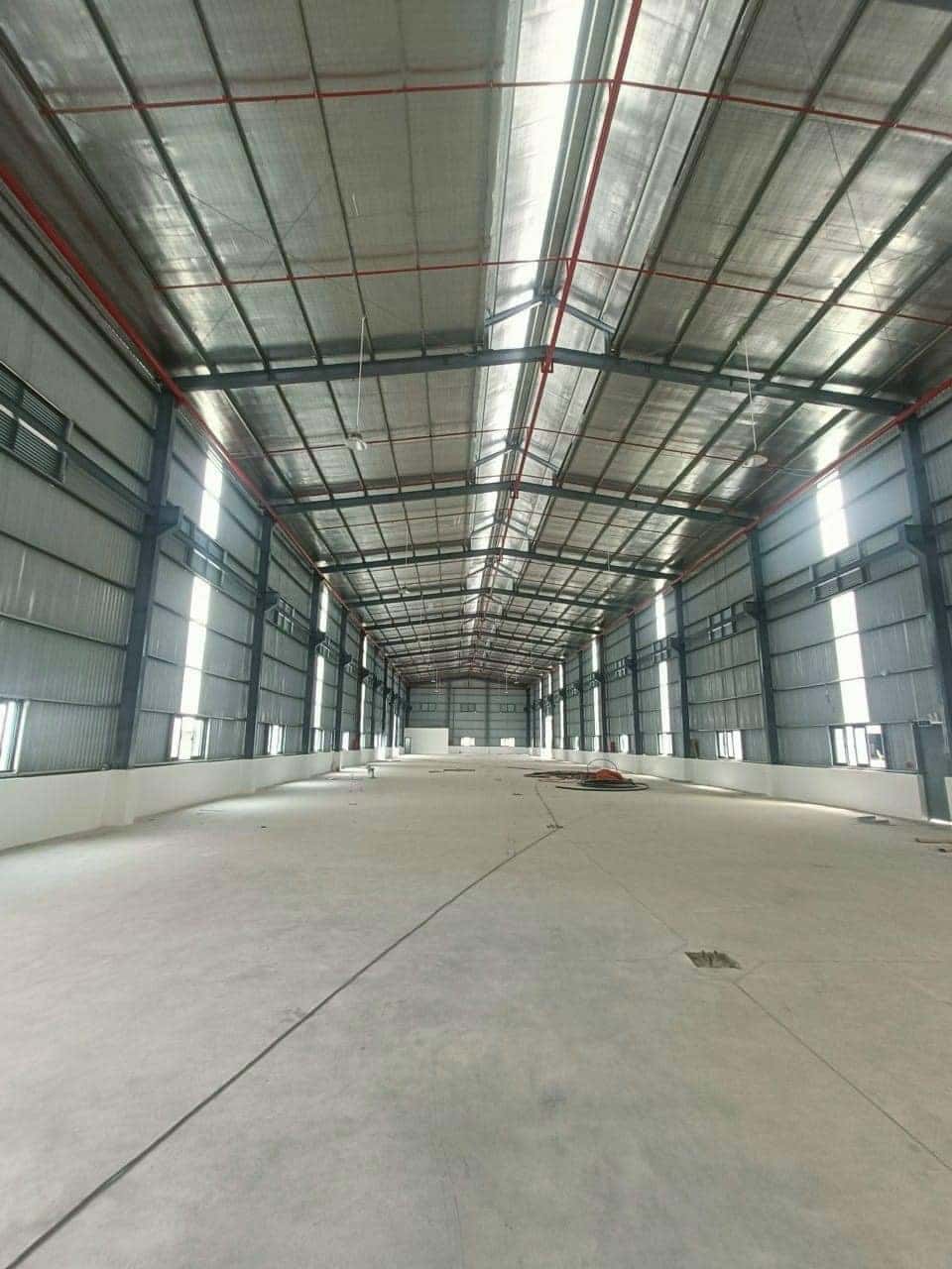 Cho thuê kho xưởng 7600m2 trong KCN Visip, Bình Dương