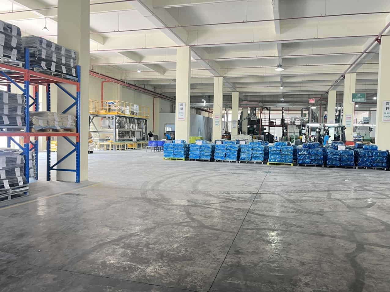 Cho thuê xưởng hơn 9000m2 tại cụm KCN Tân Đức, huyện Đức Hoà, Long An