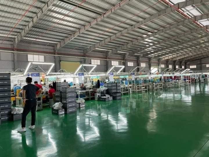 Cho thuê kho xưởng 4000m2 hai mặt tiền KCN Tân Đức, Đức Hoà, Long An