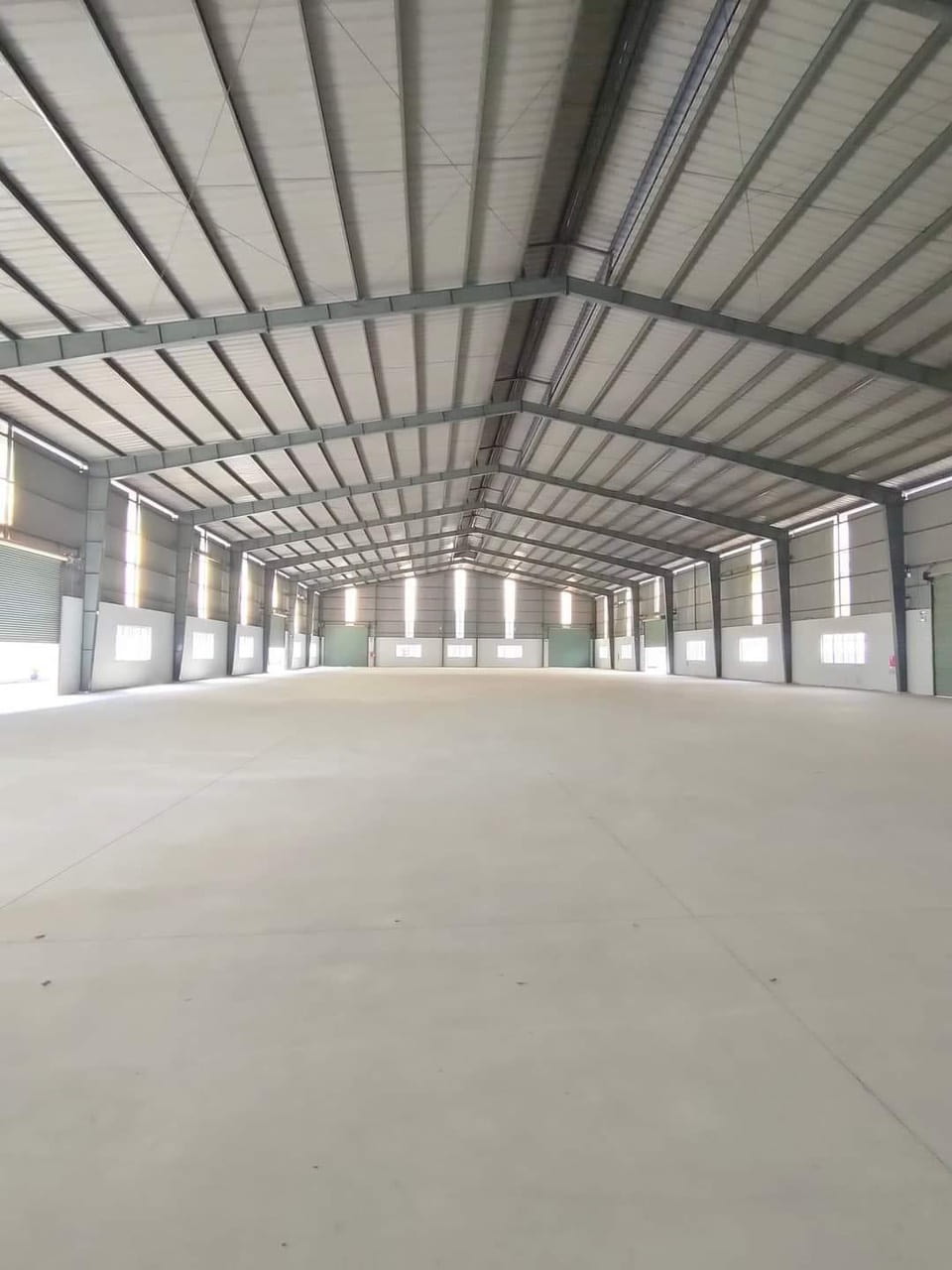 Cho thuê nhà xưởng 2300m2 Thuận An, Bình Dương