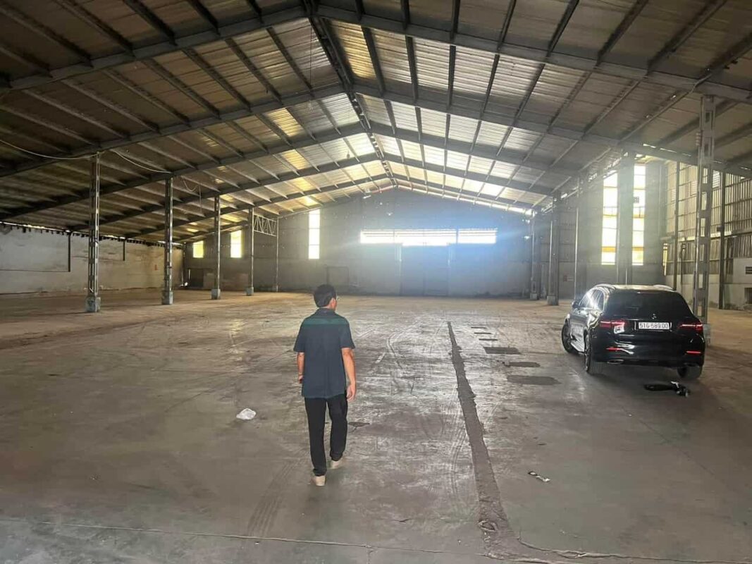 Kho cho thuê 2500m2 mặt tiền sông Phan Huy Ích, Gò Vấp
