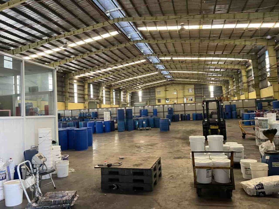 Cho thuê kho xưởng 3200m2 KCN Xuyên Á – Hoàng Gia