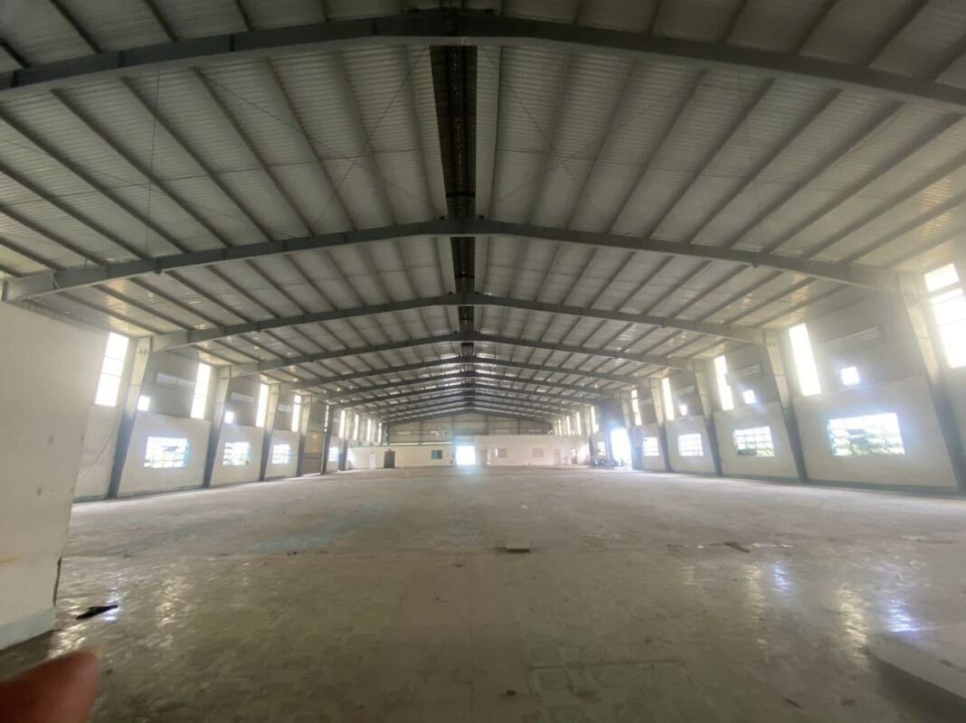 Cho thuê kho xưởng 2.496 m2 Cụm Phú Tân, Đức Hòa, Long An