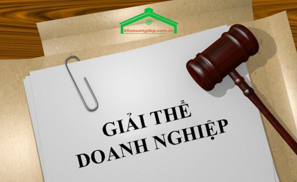 Quy trình giải thể doanh nghiệp bao gồm hai giai đoạn chính là thông báo giải thể và đăng ký giải thể.