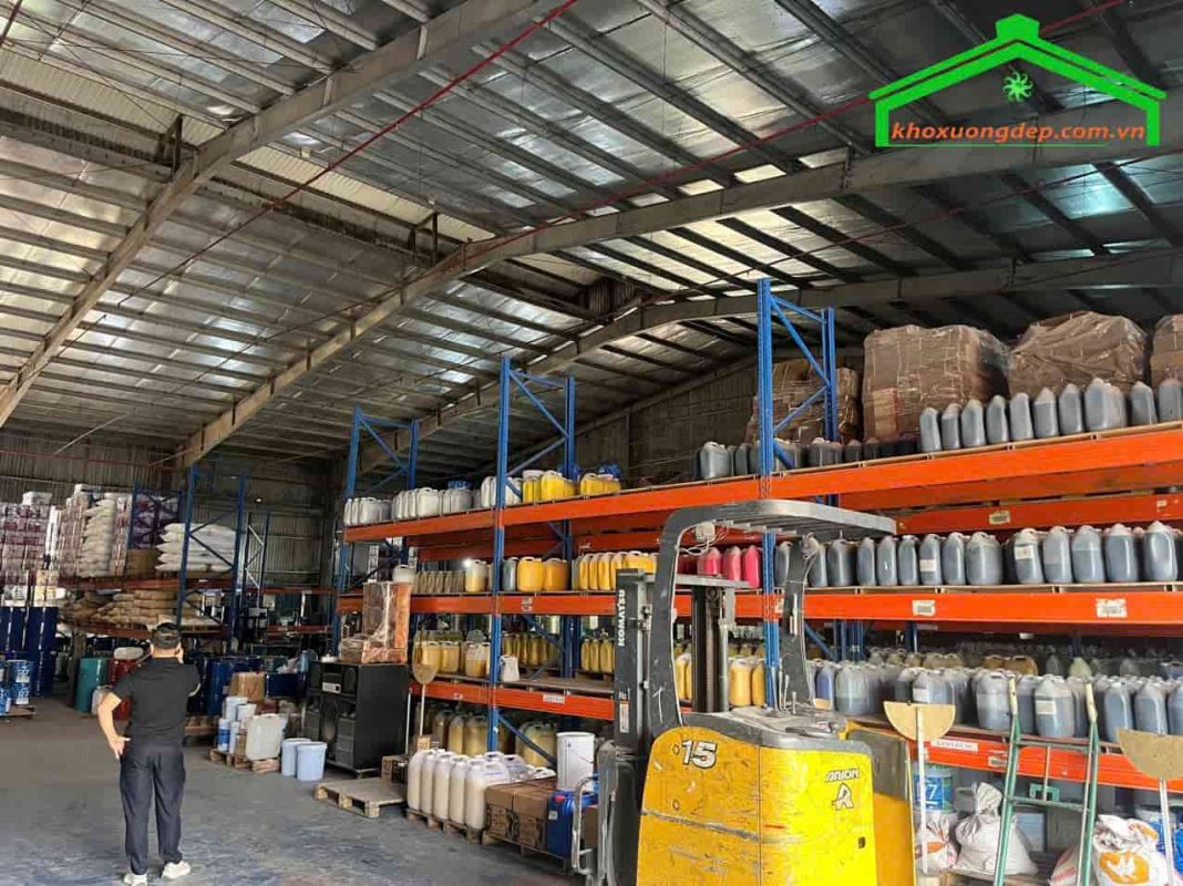 Bán nhà xưởng 3000m2 trong KCN huyện Đức Hoà, Long An