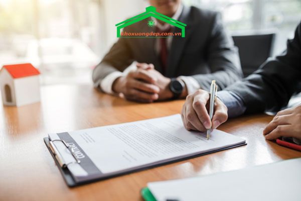 Pháp luật doanh nghiệp hiện hành không bắt buộc hợp đồng chuyển nhượng cổ phần phải được công chứng