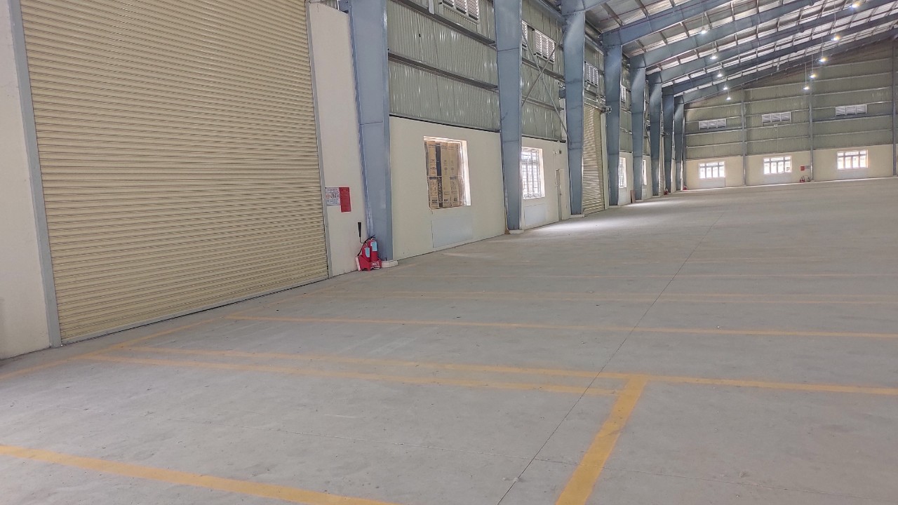 Cho thuê kho xưởng mới xây 9300m2 gía rẻ KCN Hải Sơn, Đức Hòa, Long An