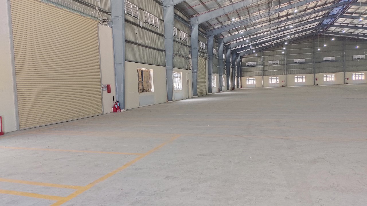 Cho thuê kho xưởng mới xây 5100m2 gía rẻ KCN Hải Sơn, Đức Hòa, Long An