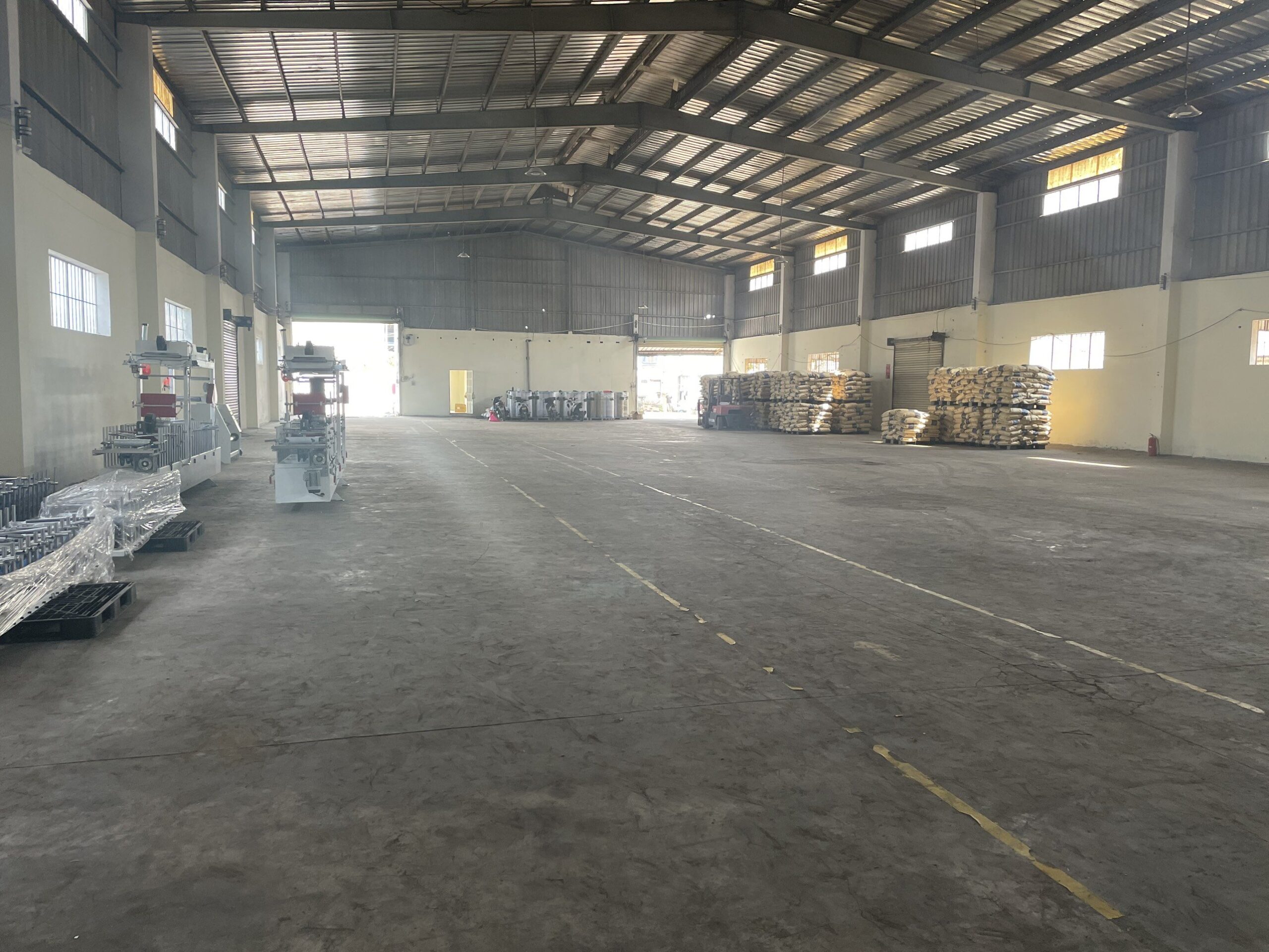 Cho thuê kho xưởng khu công nghiệp Tân Tạo 1700m2 tự quản