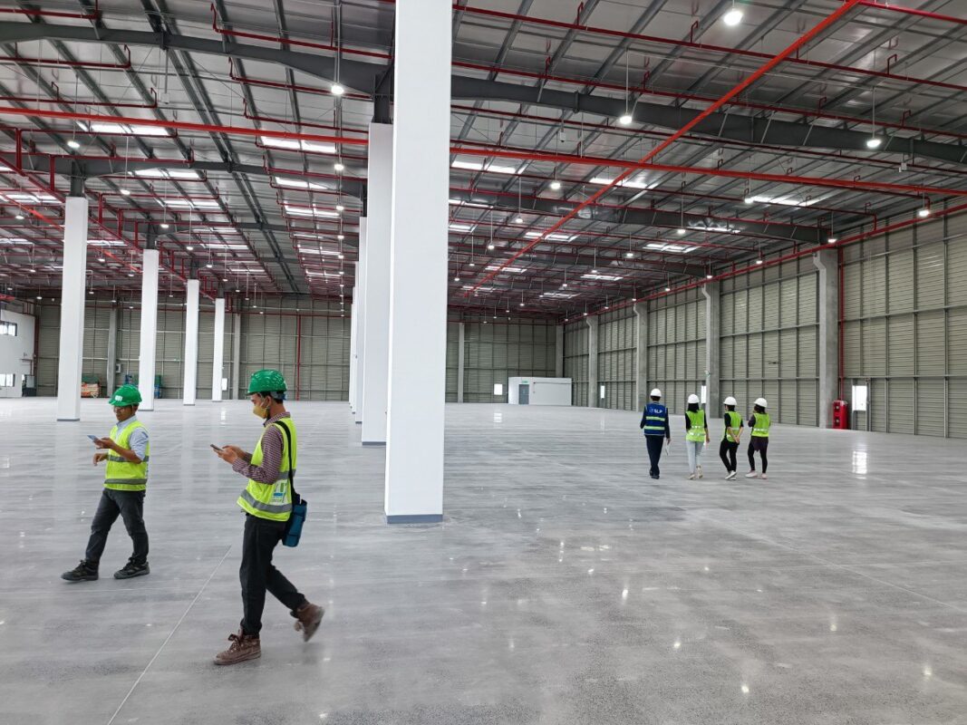 Kho xưởng 1000m2 mới 100% cho thuê kcn Tân Đức Long An