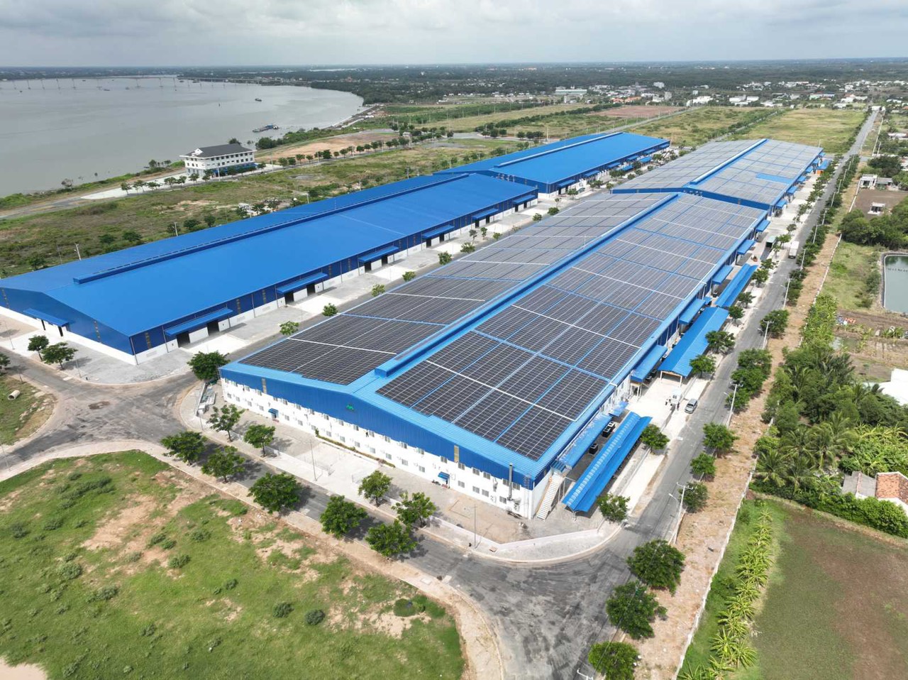 Xưởng cho thuê 19.200m2 trong kcn huyện Cần Đước, Long An