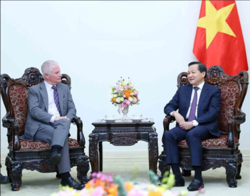 Ông Charles R. Kaye chia sẻ, quỹ dự định tiếp tục mở rộng đầu tư vào Việt Nam