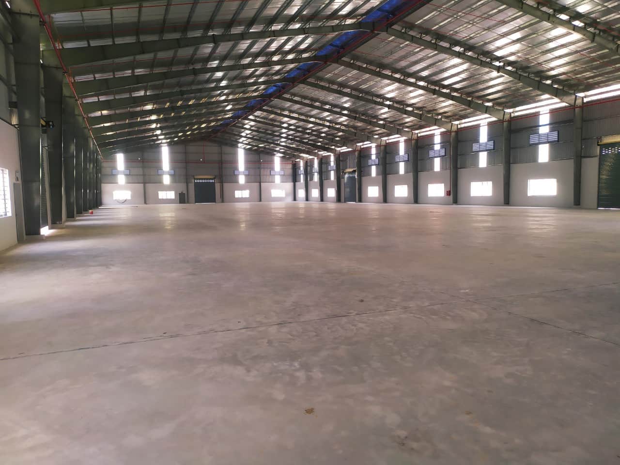 Cho thuê kho xưởng 3800 m2 trong KCN Tân Đức, Huyện Đức Hòa, Tỉnh Long An