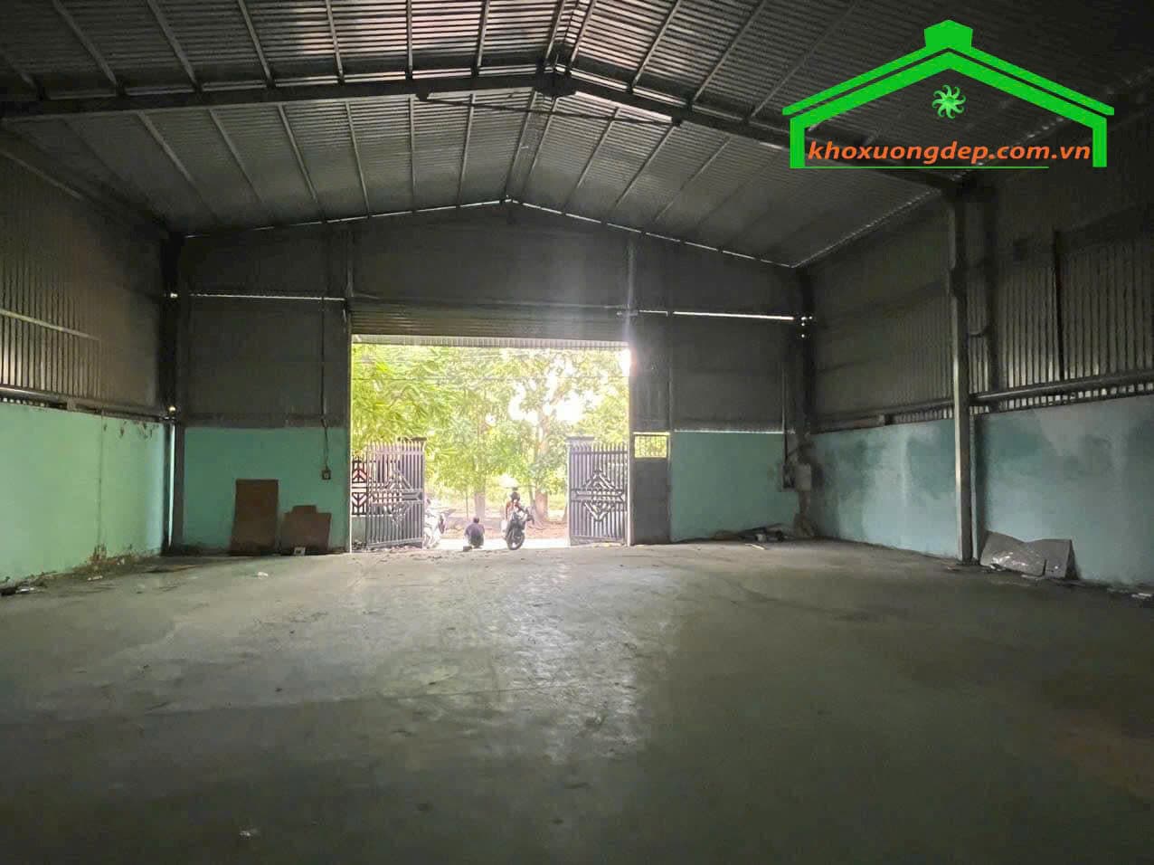 Cho thuê kho xưởng 900m2 Tân Uyên, Bình Dương