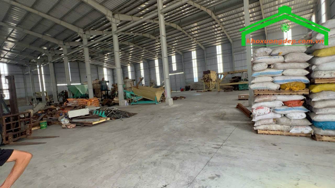 Cho thuê kho xưởng 2100m2 Hòa Khánh Tây, Đức Hòa, Long An