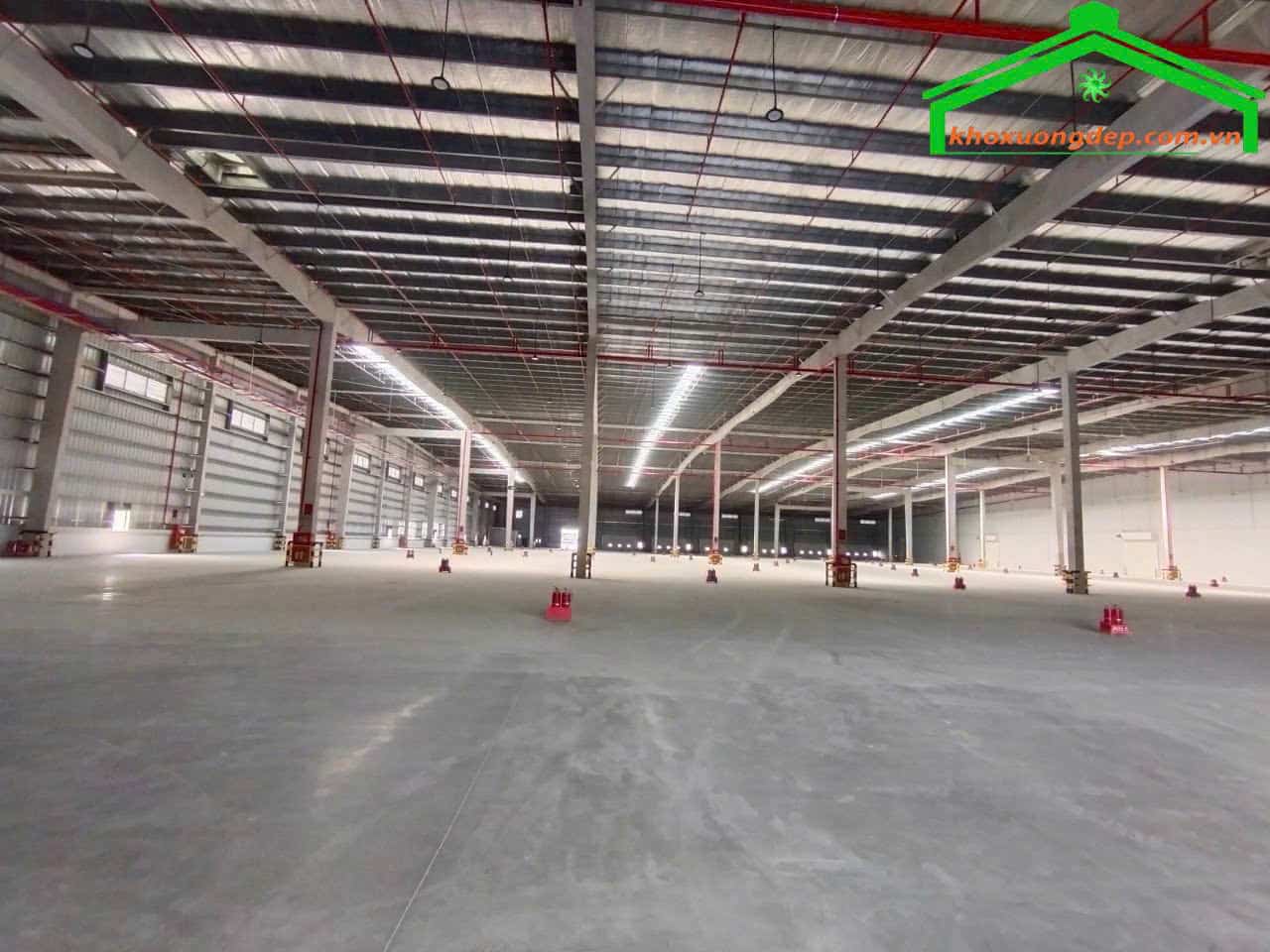 Cho thuê kho xưởng 10000m2 KCN Hữu Thạnh, Đức Hòa, Long An