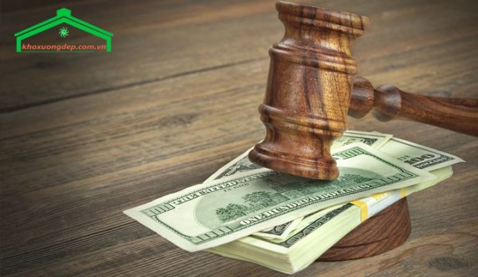 Ký quỹ, trong lĩnh vực đầu tư, là việc một bên (thường là nhà đầu tư) phải gửi một khoản tiền hoặc tài sản có giá trị (như kim khí quý, đá quý, giấy tờ có giá) vào một tài khoản phong tỏa tại một tổ chức tín dụng.