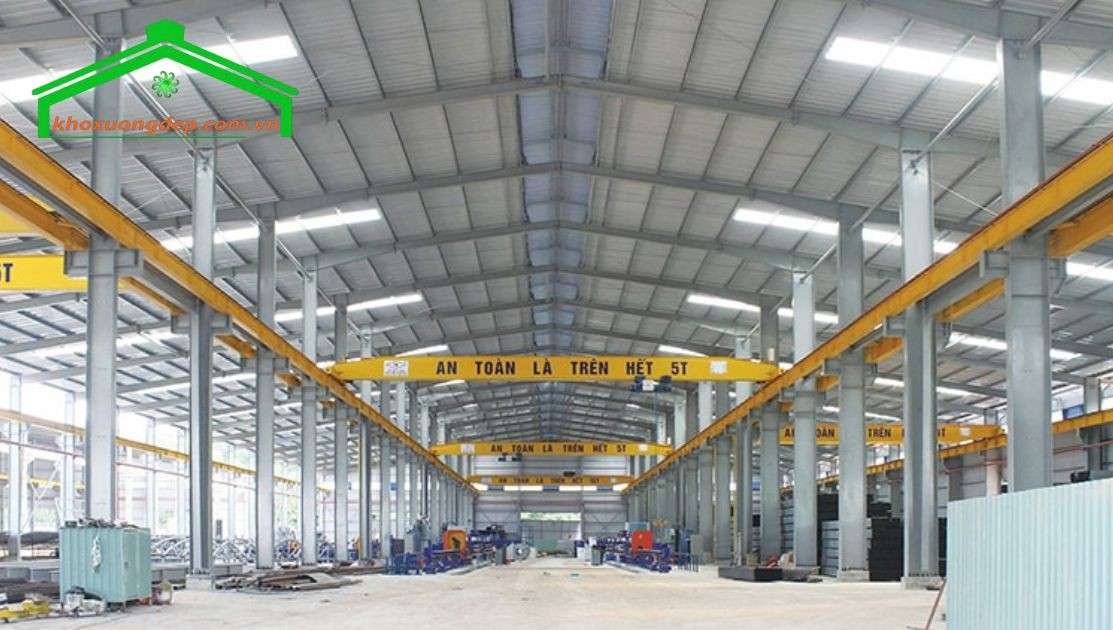 Kho xưởng rộng rãi, đạt chuẩn luôn sẵn sàng đáp ứng mọi nhu cầu lưu trữ và sản xuất, là mảnh ghép quan trọng cho sự phát triển của doanh nghiệp