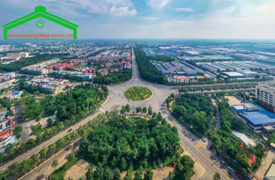 Khu công nghiệp xanh với thiết kế hiện đại, tích hợp năng lượng mặt trời và không gian cây xanh rộng lớn
