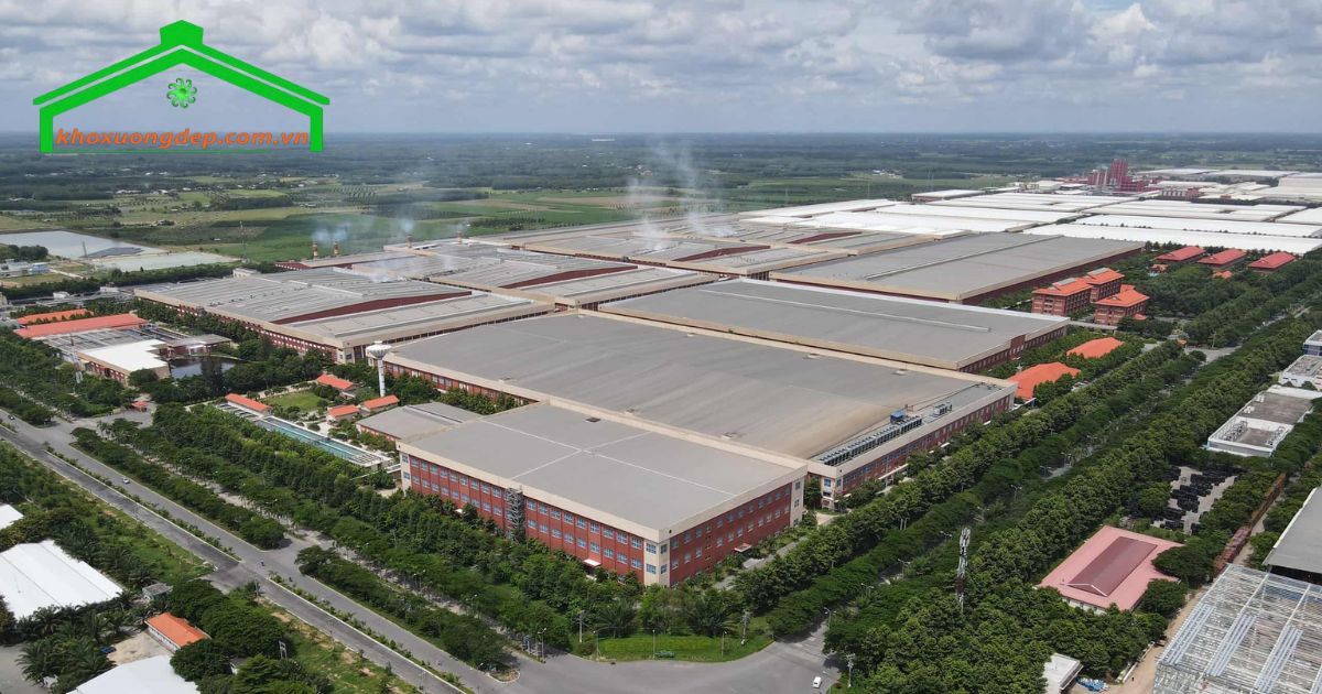 Mô hình khu công nghiệp Tây Ninh hiện đại, kết hợp không gian xanh, hướng đến phát triển bền vững.